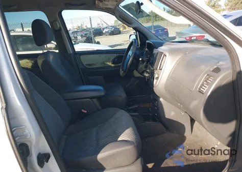 2004 Ford Escape Xlt from USA, damaged, VIN 1FMYU03154DA22260